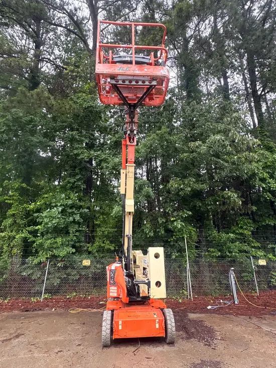 2015 JLG E400AJPN Articulating Boom Lift