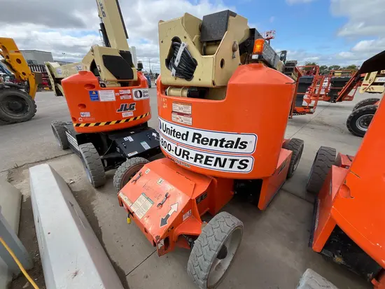2017 JLG E400AJPN Articulating Boom Lift