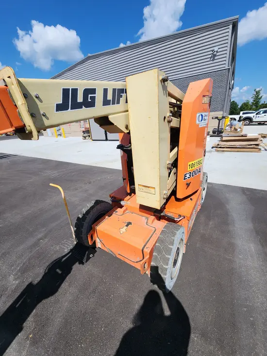 2017 JLG E300AJP Articulating Boom Lift