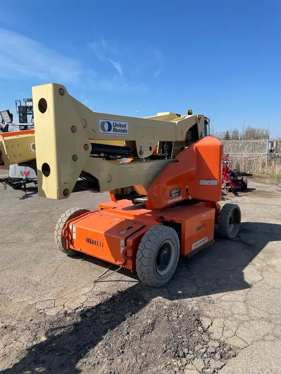 2017 JLG E400AJPN Articulating Boom Lift