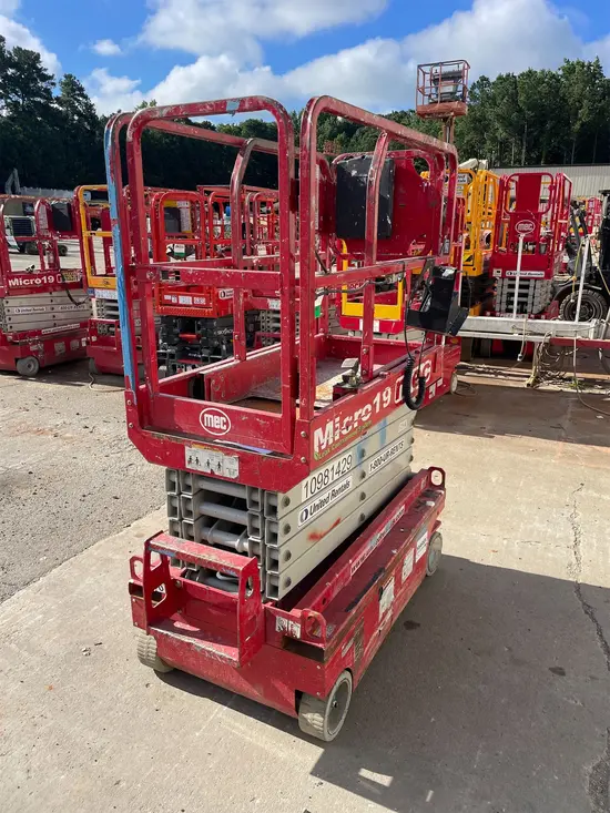 2019 MEC MICRO 19 Scissor Lift