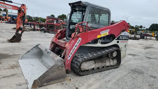 2018 Takeuchi TL12V2-CR Track Loader