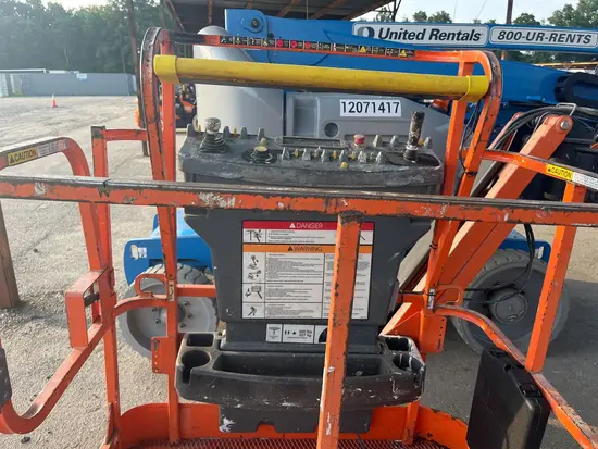 2017 JLG E400AJPN Articulating Boom Lift