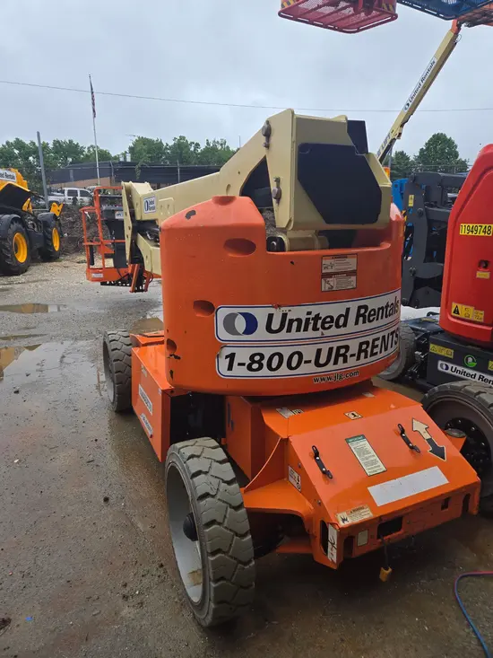 2017 JLG E450AJ Articulating Boom Lift