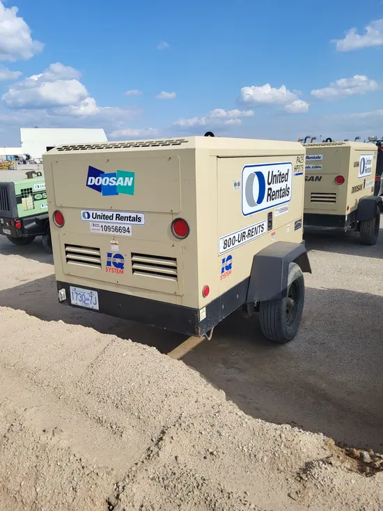 2019 Doosan P425/HP375EXT4I Air Compressor