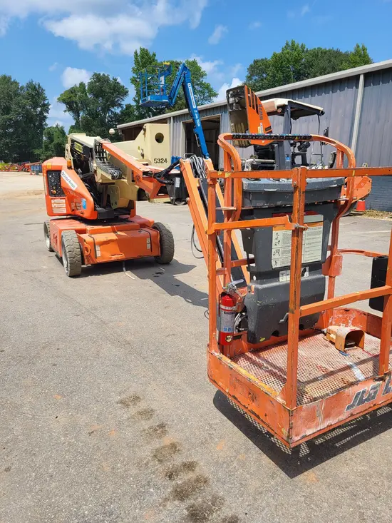 2013 JLG E400AJPN Articulating Boom Lift