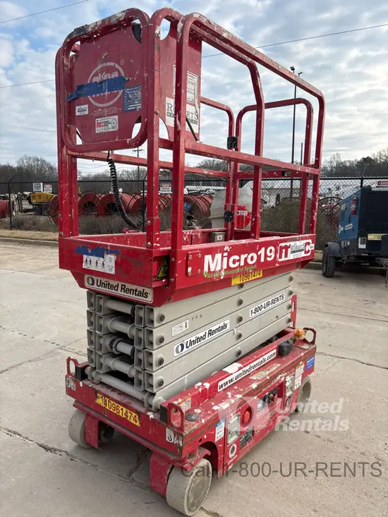 2019 MEC MICRO 19 Scissor Lift