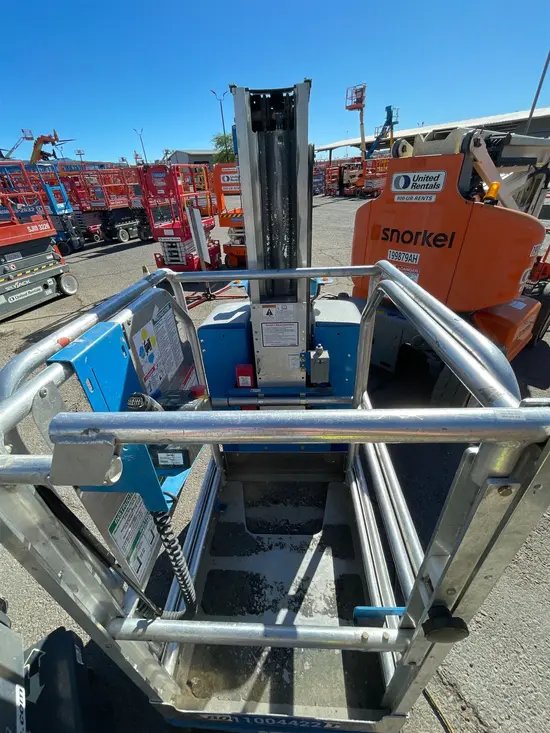 2019 Genie GR-20 Self-Propelled One-Person Lift