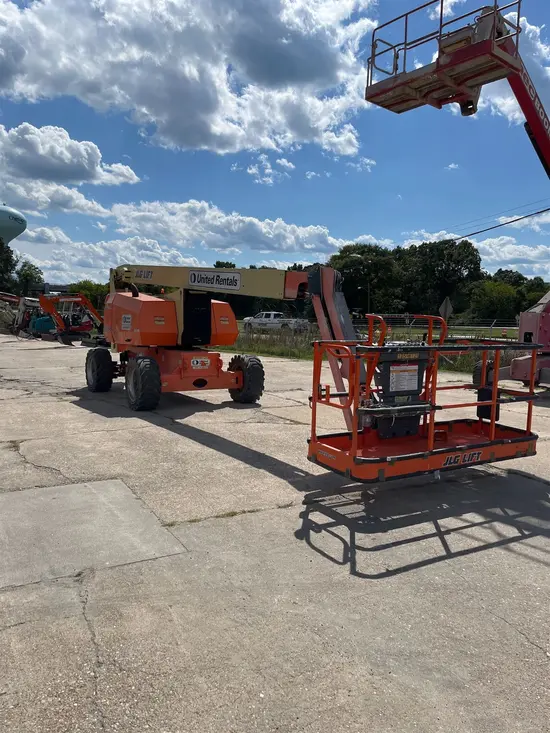 2017 JLG 800AJ Articulating Boom Lift
