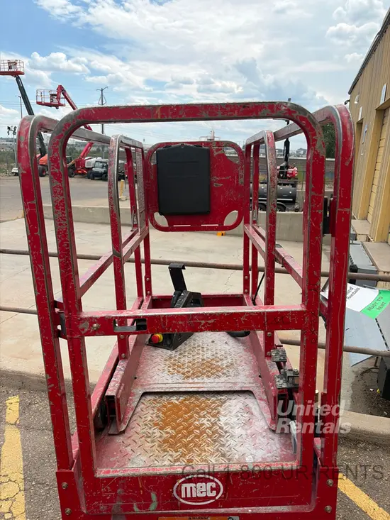2018 MEC MICRO 19 Scissor Lift