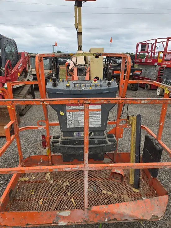 2017 JLG E450AJ Articulating Boom Lift