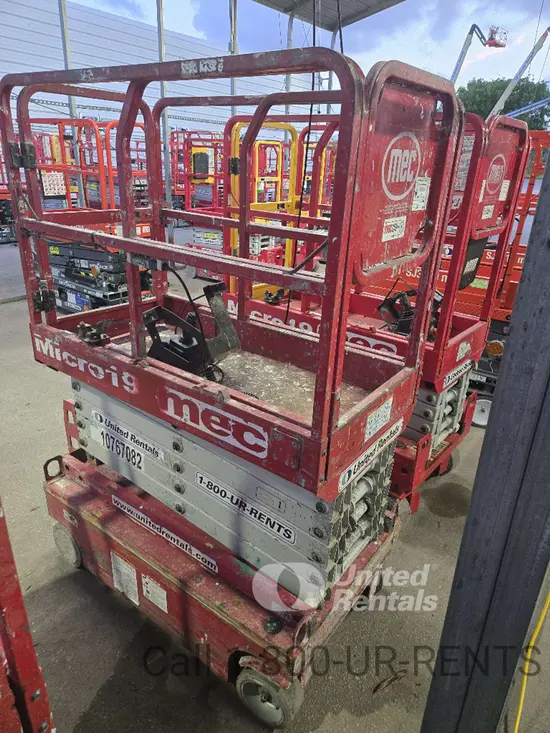 2018 MEC MICRO 19 Scissor Lift