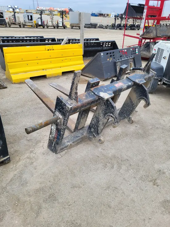 2019 Arrow Material Handling CASE