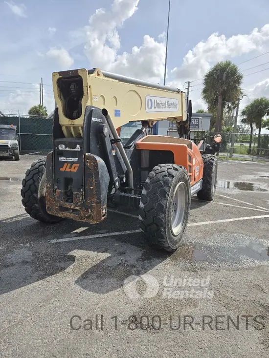 2016 JLG 1055 Forklift