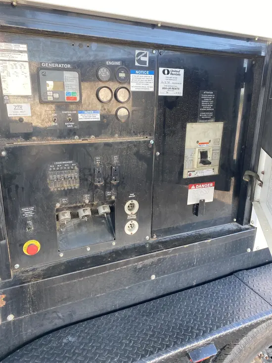 2014 Cummins C300D6R Diesel Generator