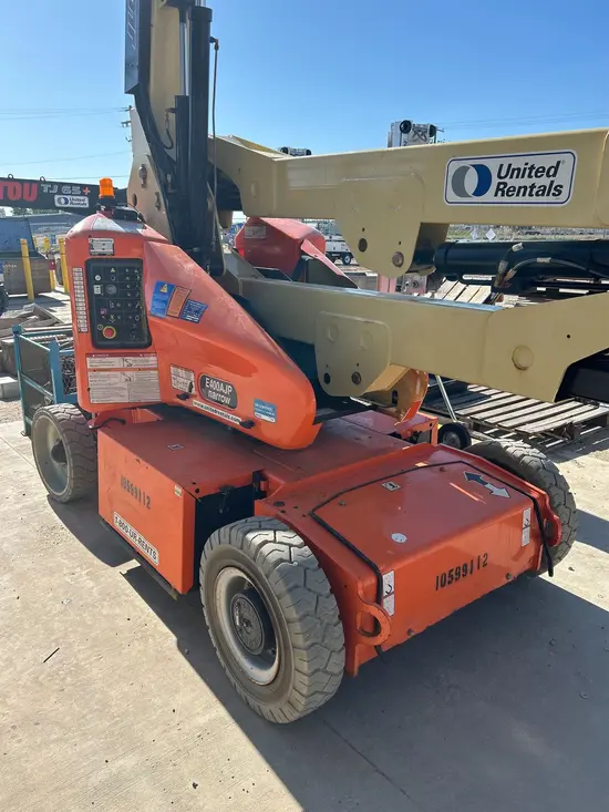 2017 JLG E400AJPN Articulating Boom Lift