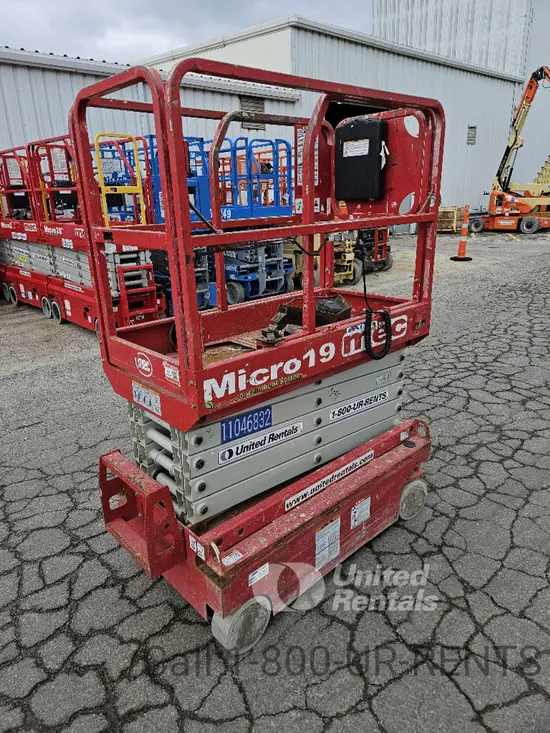 2020 MEC MICRO 19 Scissor Lift