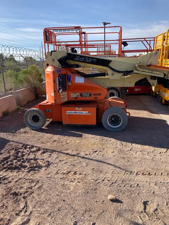 2016 JLG E400AJPN Articulating Boom Lift