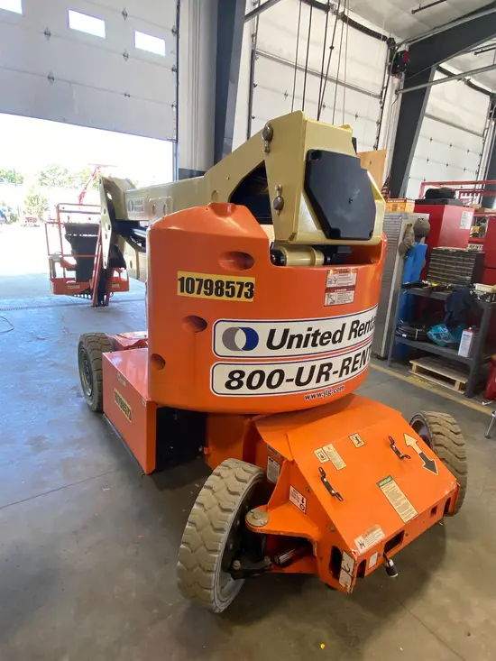 2013 JLG E450AJ Articulating Boom Lift