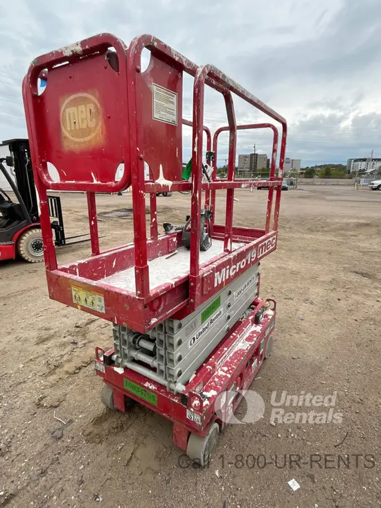 2018 MEC MICRO 19 Scissor Lift