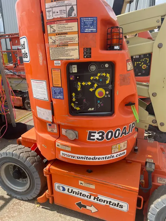 2013 JLG E300AJP Articulating Boom Lift