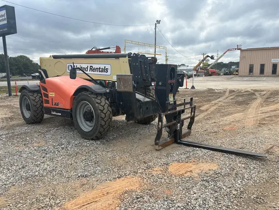 2019 JLG 1055 Forklift