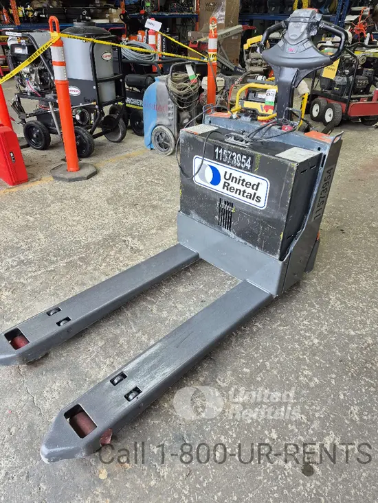 2022 Toyota 8HBW23 Jack
