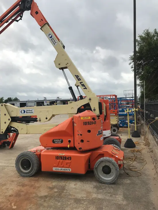 2013 JLG E400AJPN Articulating Boom Lift
