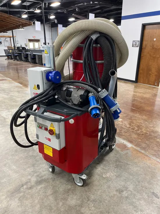 2021 Blastrac BDC-33 Vacuum
