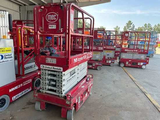 2018 MEC MICRO 19 Scissor Lift