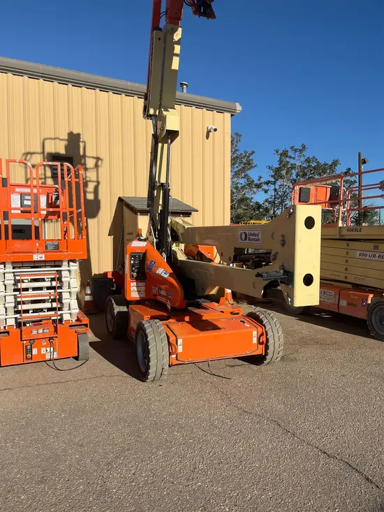 2016 JLG E450AJ Articulating Boom Lift