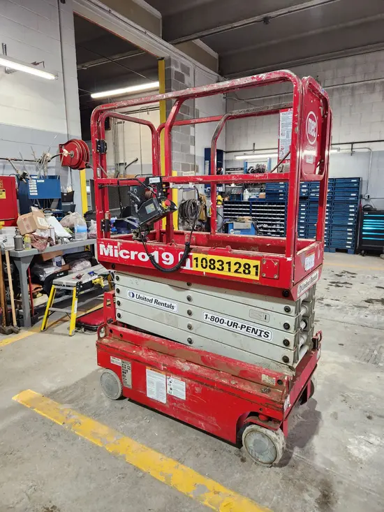 2018 MEC MICRO 19 Scissor Lift