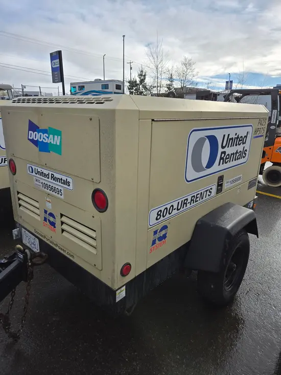 2019 Doosan P425/HP375EXT4I Air Compressor