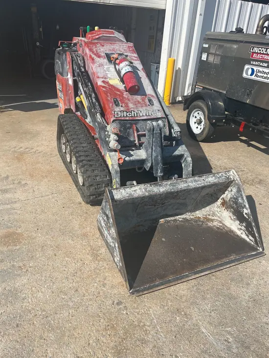 2021 Ditch Witch SK800 Track Loader