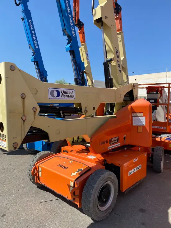 2015 JLG E400AJPN Articulating Boom Lift