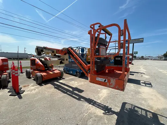 2017 JLG E450AJ Articulating Boom Lift