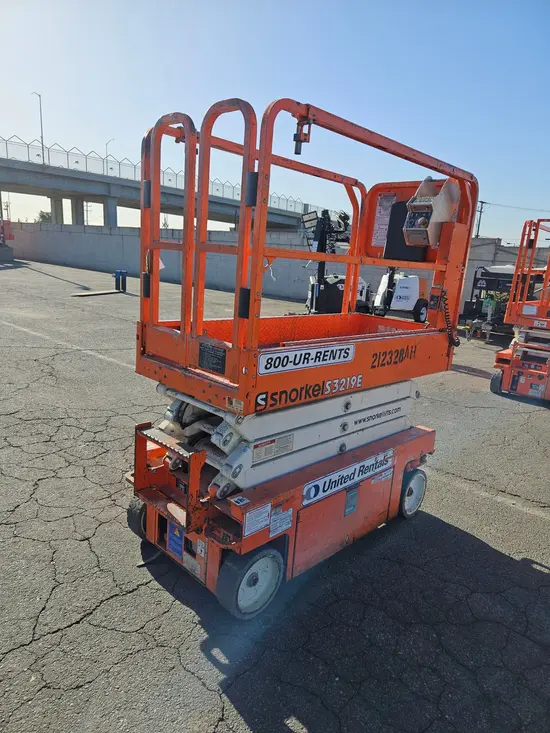 2018 Snorkel S3219E Scissor Lift