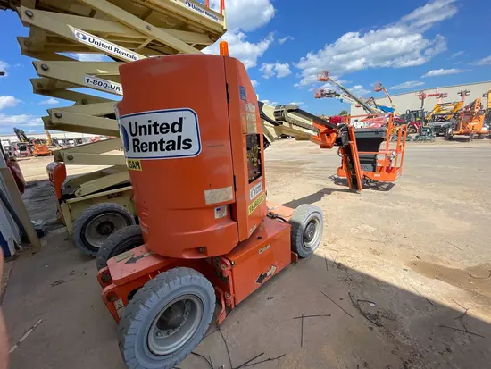 2016 JLG E300AJP Articulating Boom Lift