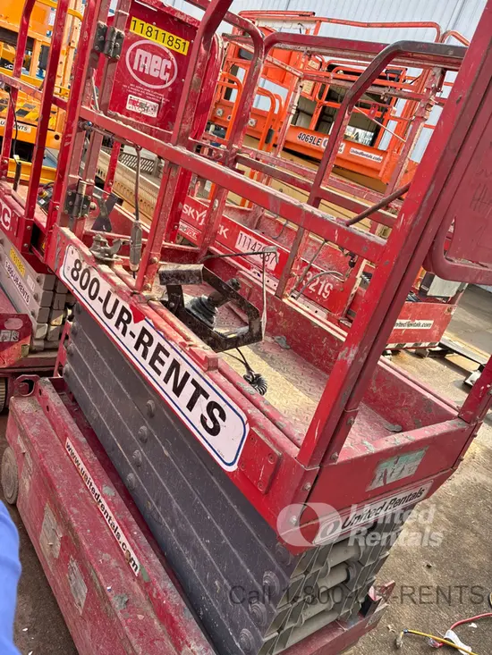 2019 MEC MICRO 19 Scissor Lift