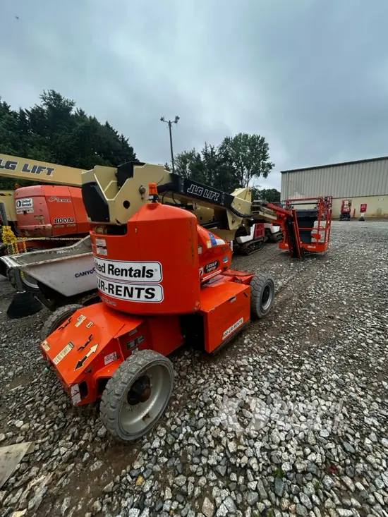 2018 JLG E400AJPN Articulating Boom Lift