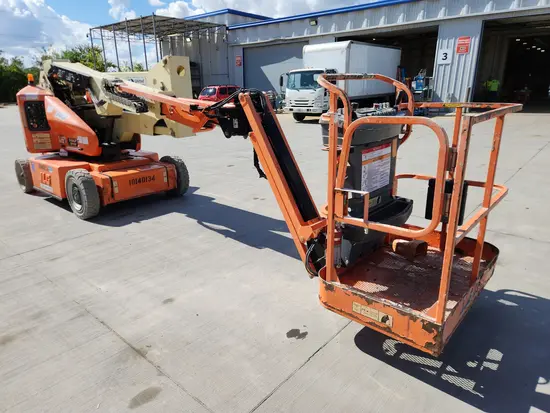 2013 JLG E400AJPN Articulating Boom Lift