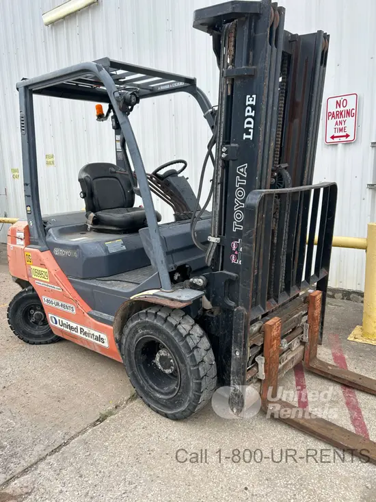 2017 Toyota 8FDU25 Forklift