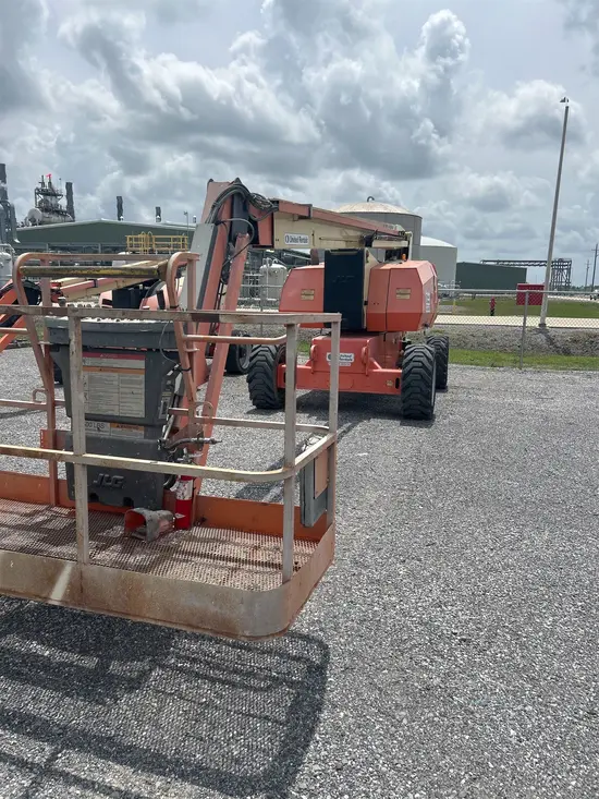 2017 JLG 800AJ Articulating Boom Lift