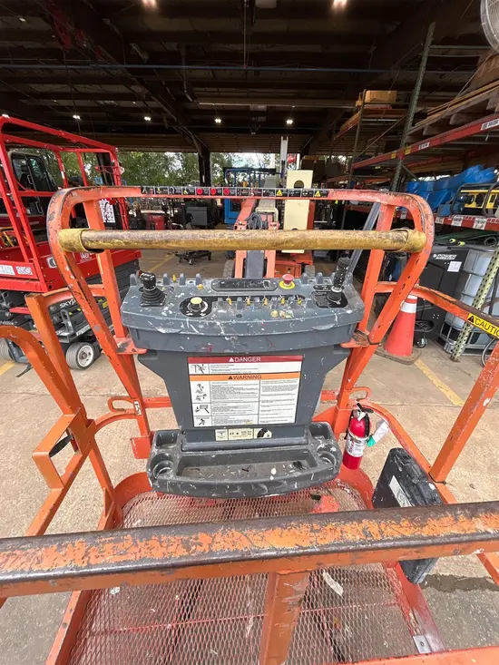 2017 JLG E400AJPN Articulating Boom Lift