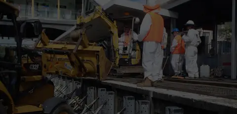 Worksite with team doing propping with wheel loader 