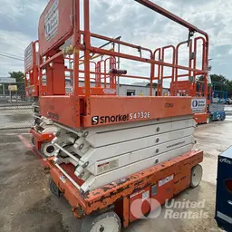 2016 Snorkel S4732E Scissor Lift