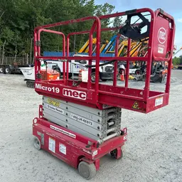 2018 MEC MICRO 19 Scissor Lift