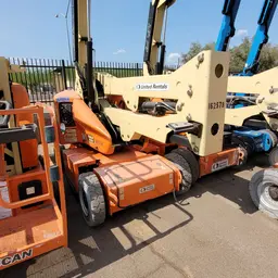 2016 JLG E400AJPN Articulating Boom Lift