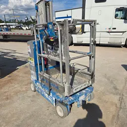 2018 Genie GR-20 Self-Propelled One-Person Lift