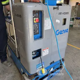 2016 Genie GR-20 Self-Propelled One-Person Lift
